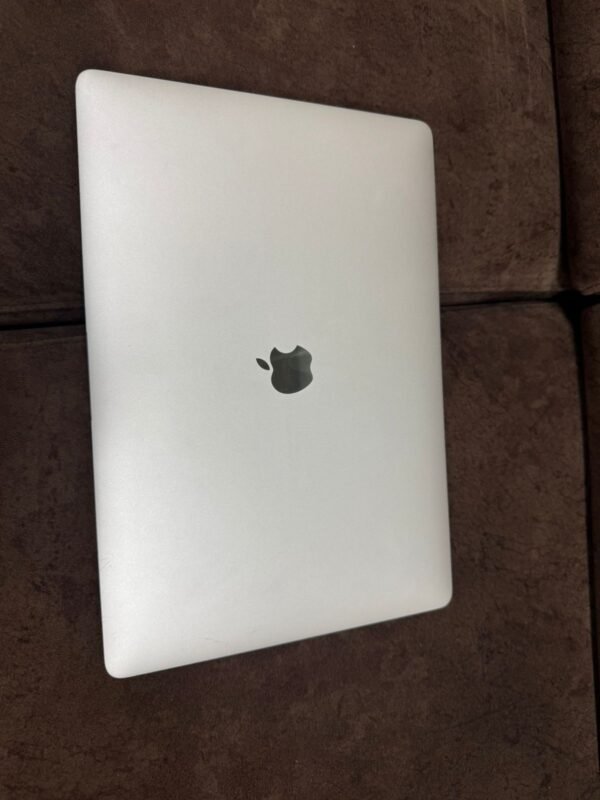 Apple MacBook Pro A1707 - Image 4