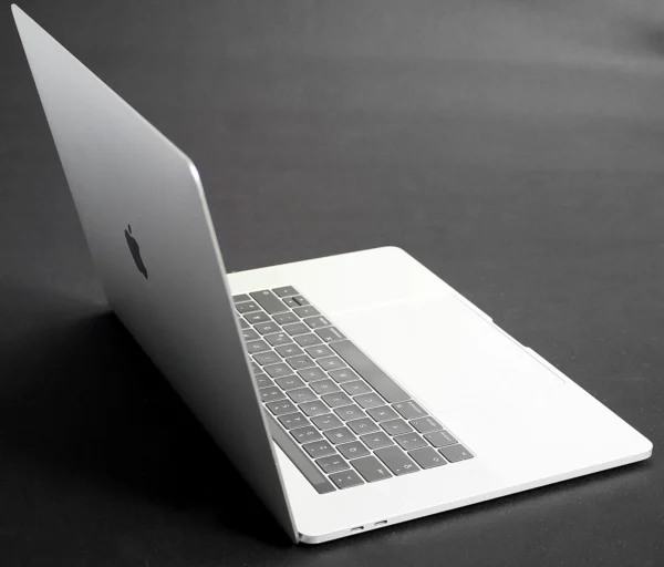 Apple MacBook Pro A1707
