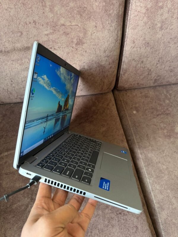Dell Latitude E5420 - Image 2